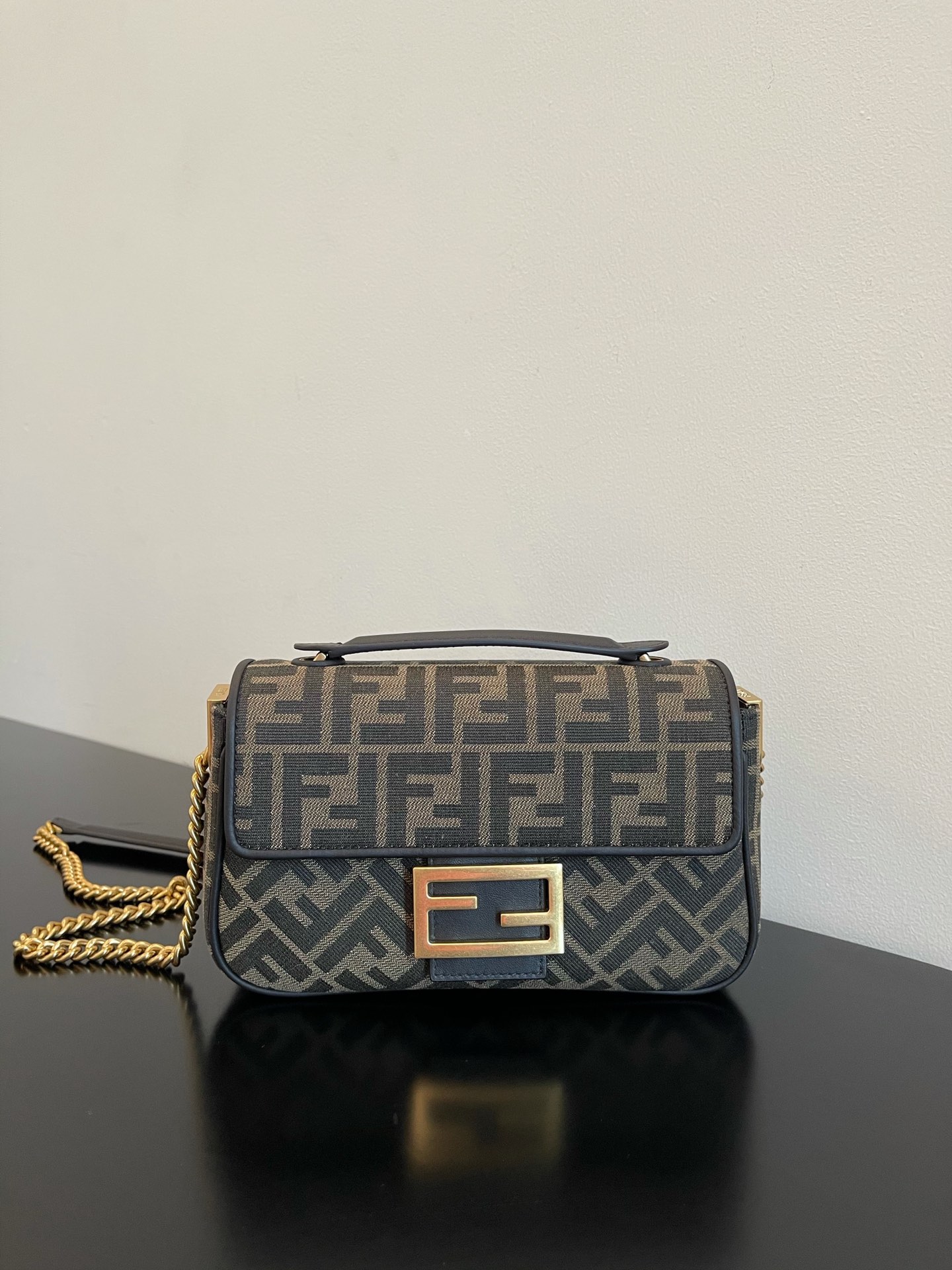 F**di baguette bag-24x14x7cm