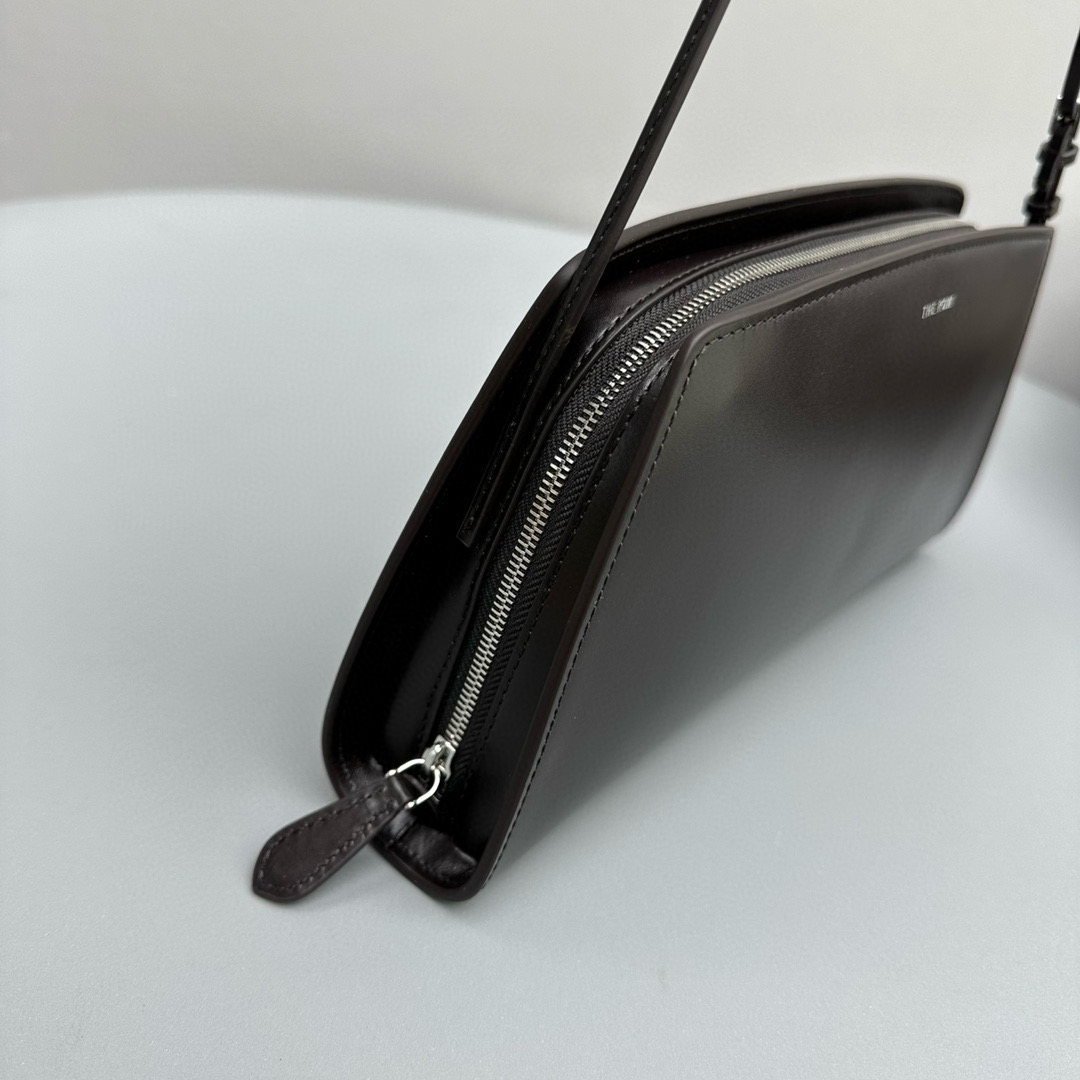 The R0w calfskin dalia baguette bag-27*24*5cm