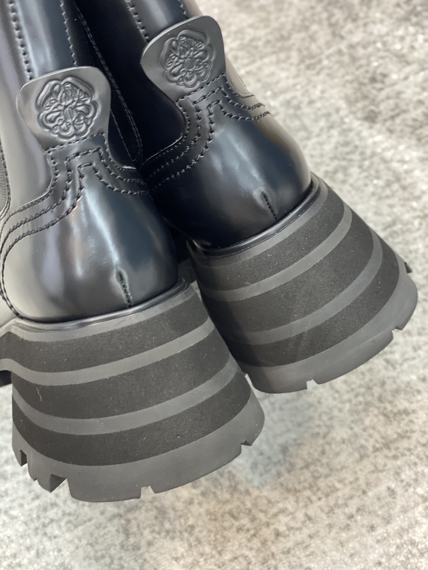 A1exa*der m*q*en boots