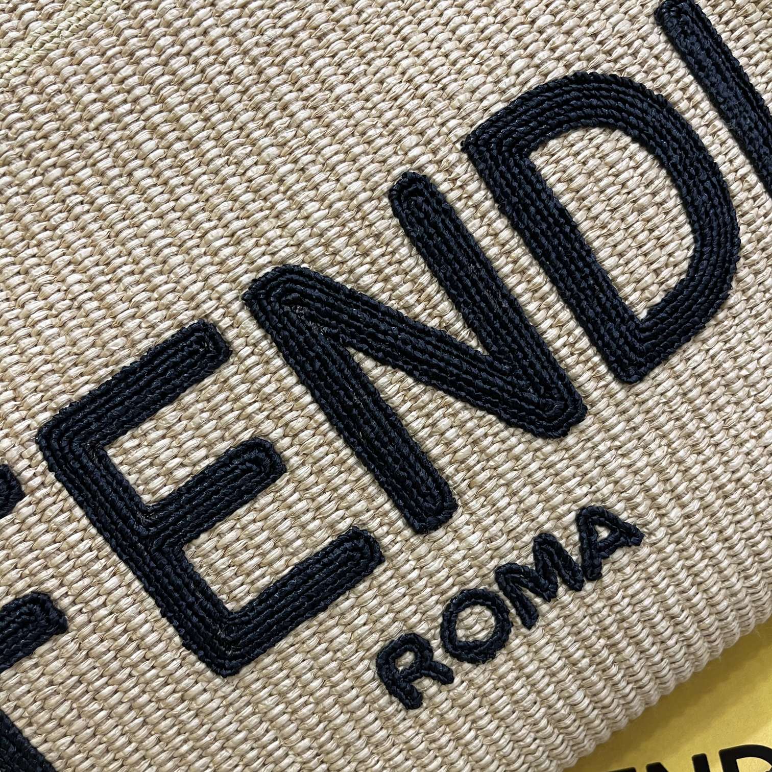 F**di sunshine tote-31x17x35cm