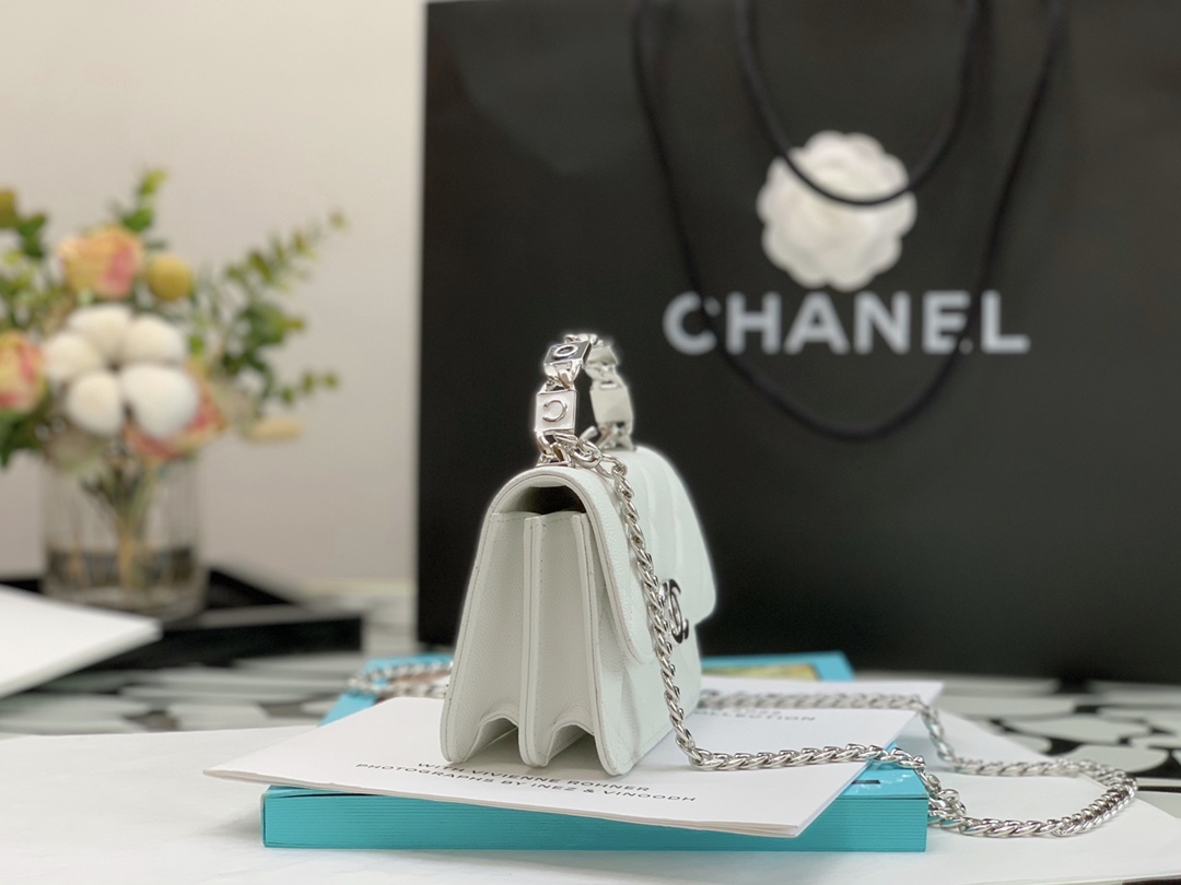 CHANLE Vintage Chain Bag-13*9.5*6CM