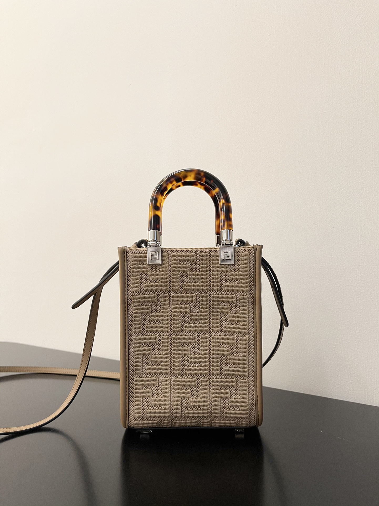 F**di sunshine mini tote -13x6.5x18cm