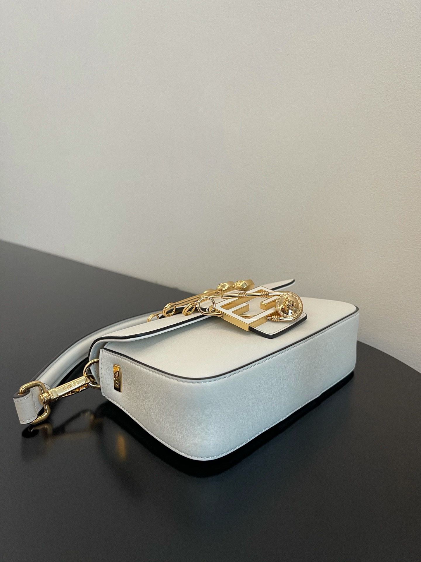 F**di small baguette bag-20x15x9cm