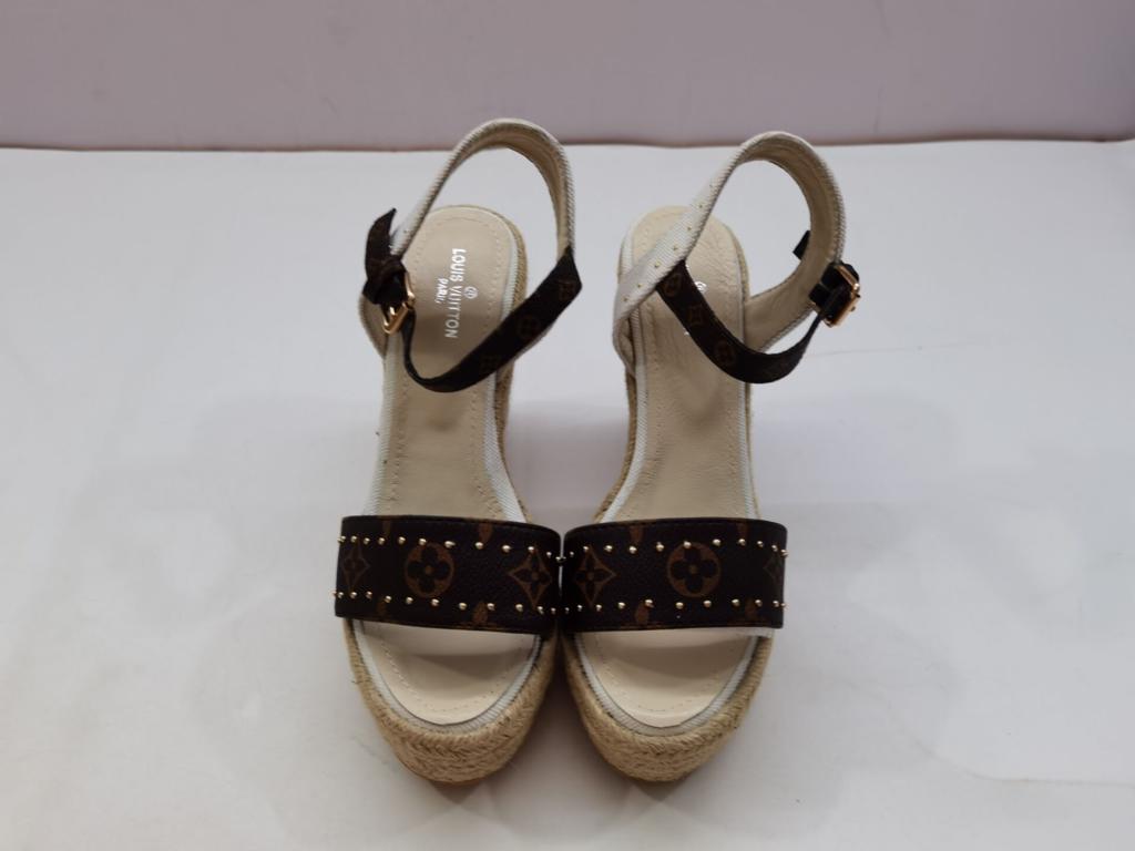 l0*is V*t0n sandals