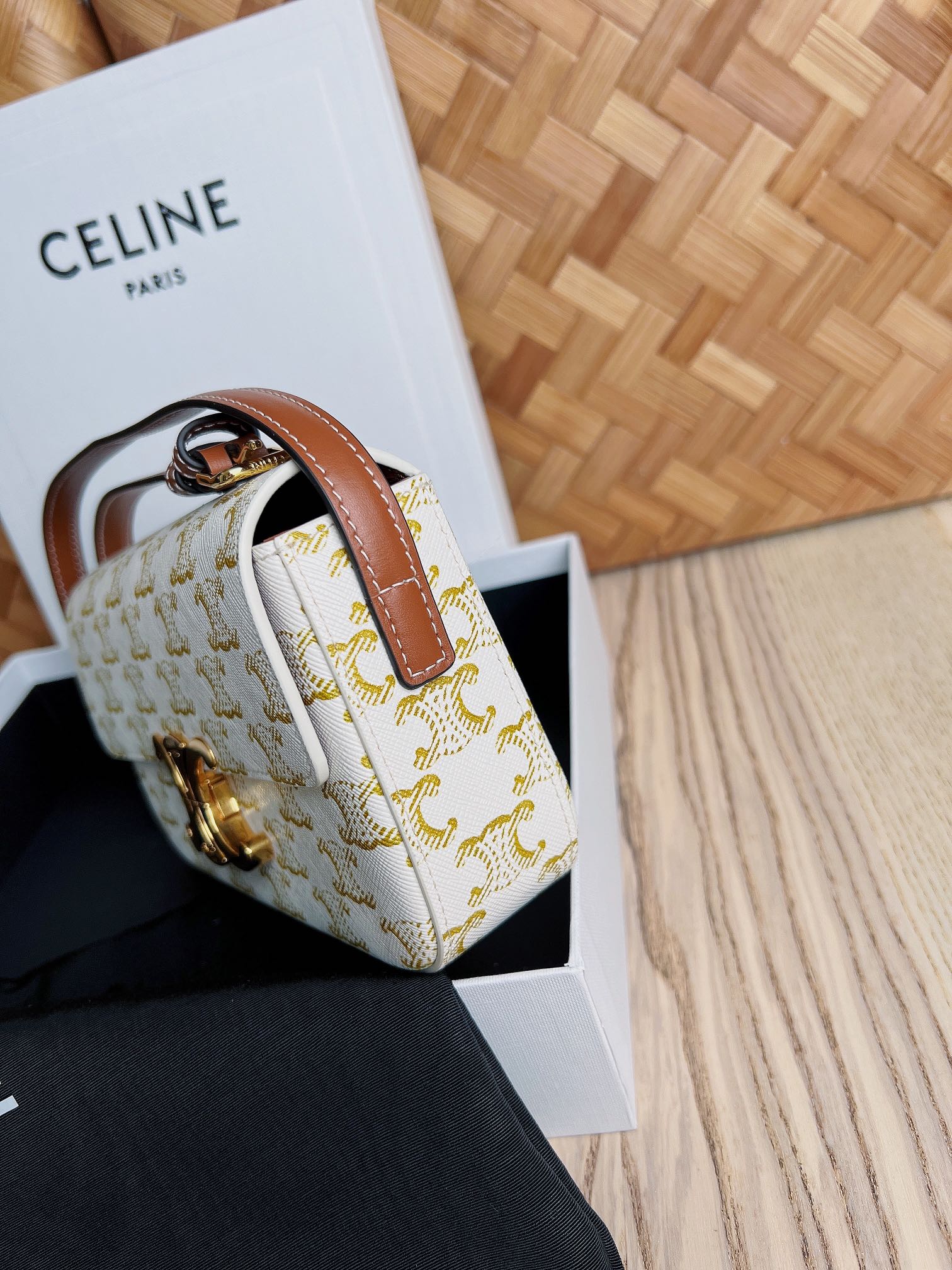 Ce**e cuir vinatge triomphe bag-21*13*5cm