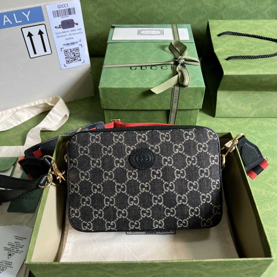 g*u*i vintage gg S*p*e-24.5x 16x 4.5cm