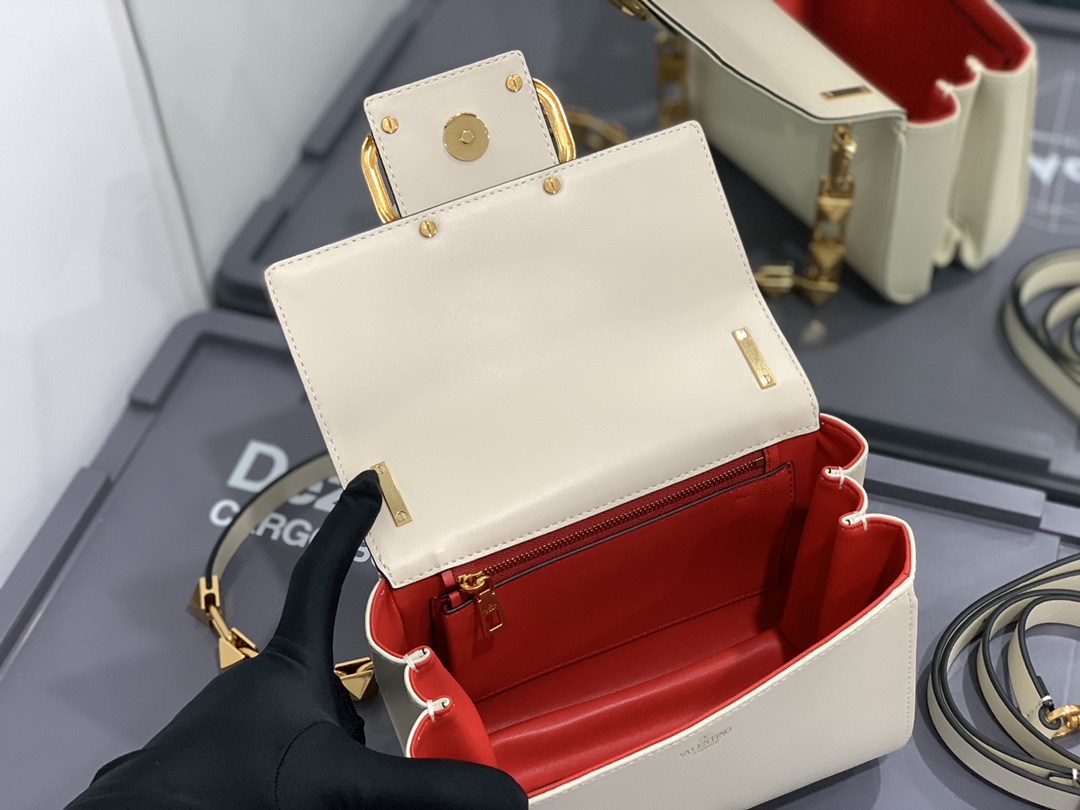 Va1e*ntin0 handbags-20*15*7cm