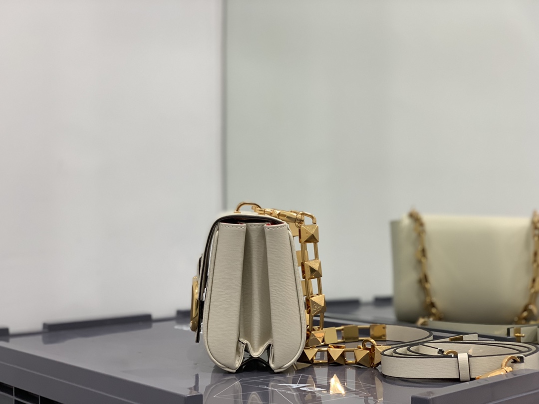 Va1e*ntin0 handbags-20*15*7cm