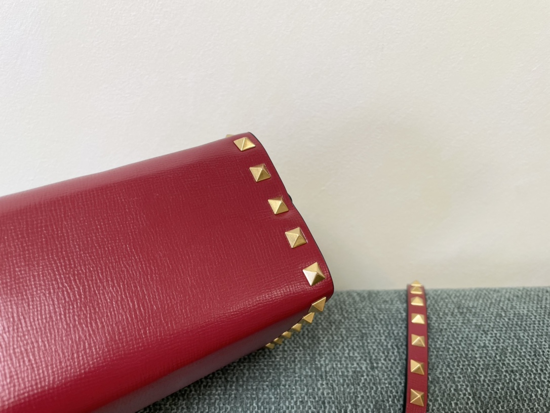 Va1e*ntin0 garavani rockstud alcove-19*12*8cm