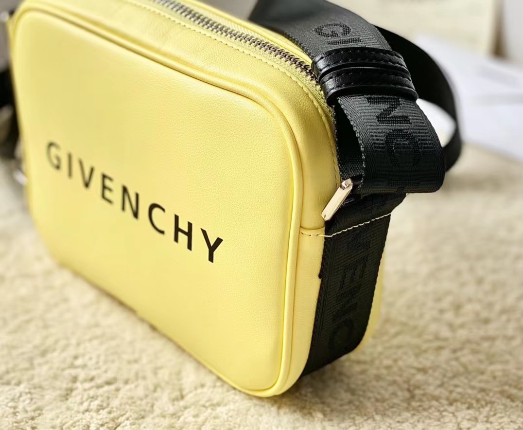 G1uenchy waist bag-16x11x8cm