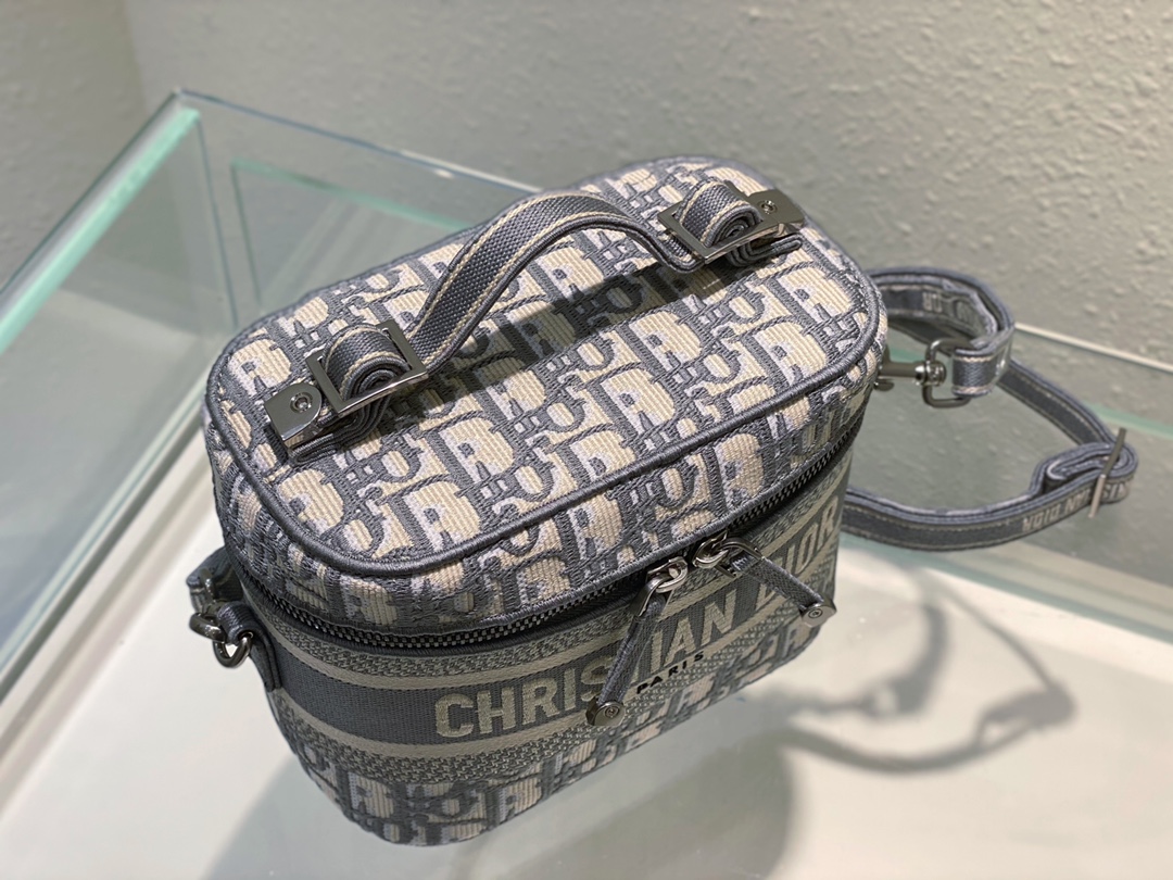 D*or cosmetic bag-18*.5*13*10.5cm