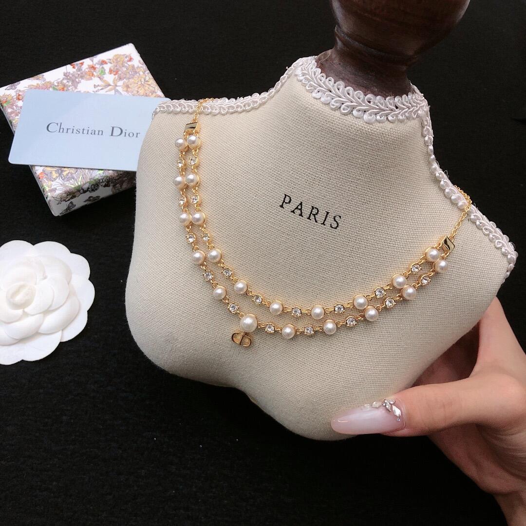 Diro Necklace