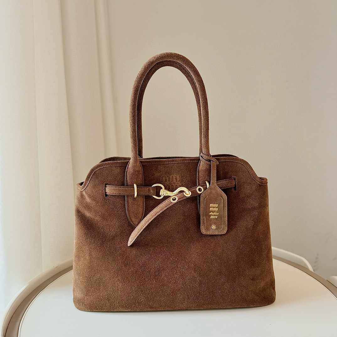 M1um1u aventure nappa tote-31x40x13cm