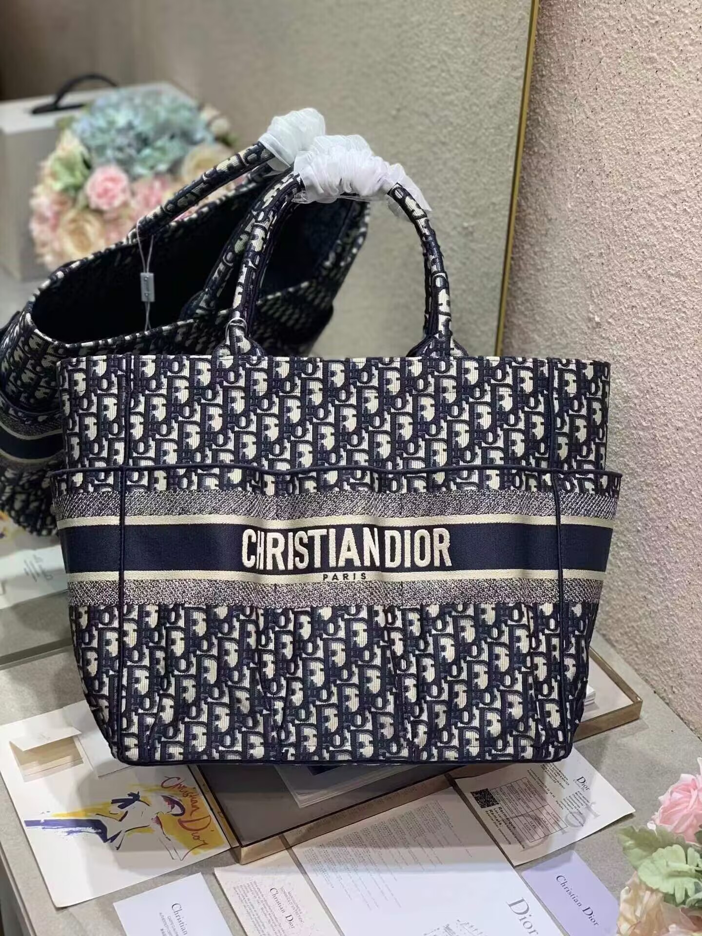 D*or book tote-34.5*17.5*30cm