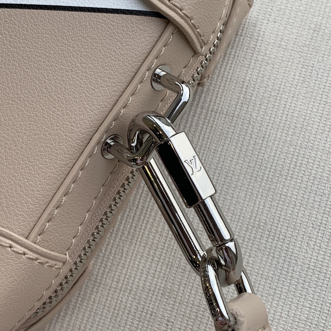 LV Soft Trunk Handbags-M45880-22.5 x 14.0 x 5CM