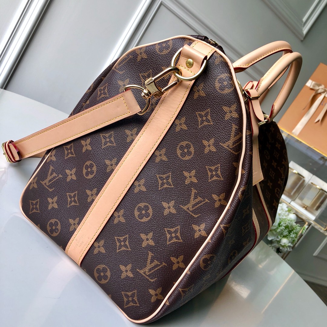 l0*is V*t0n keepall