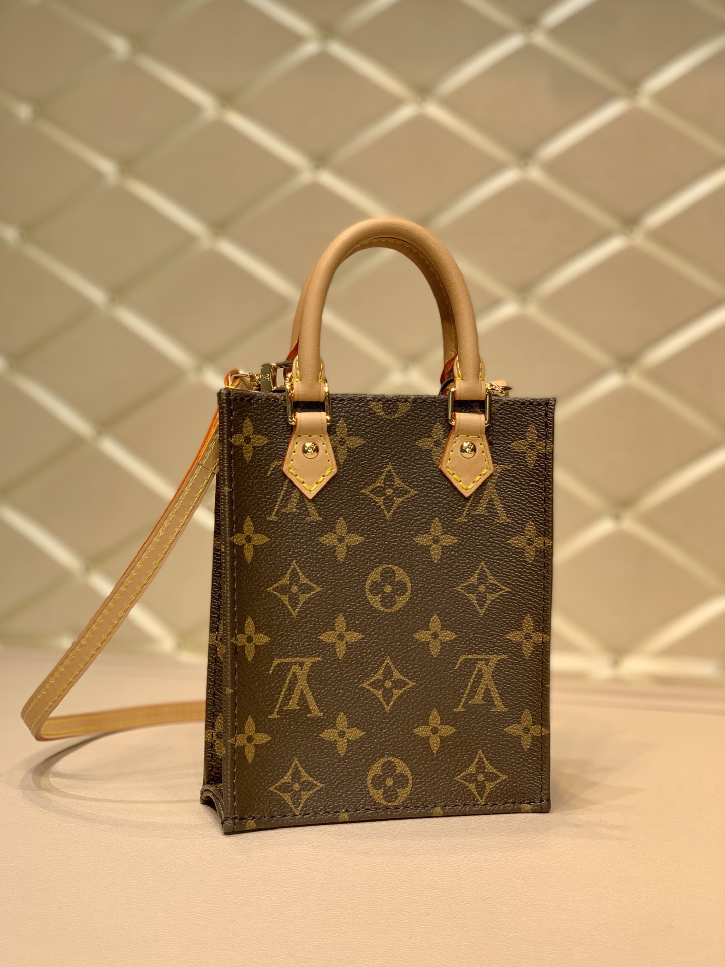 l0*is V*t0n petie sac plat tote-17*14*5.5cm