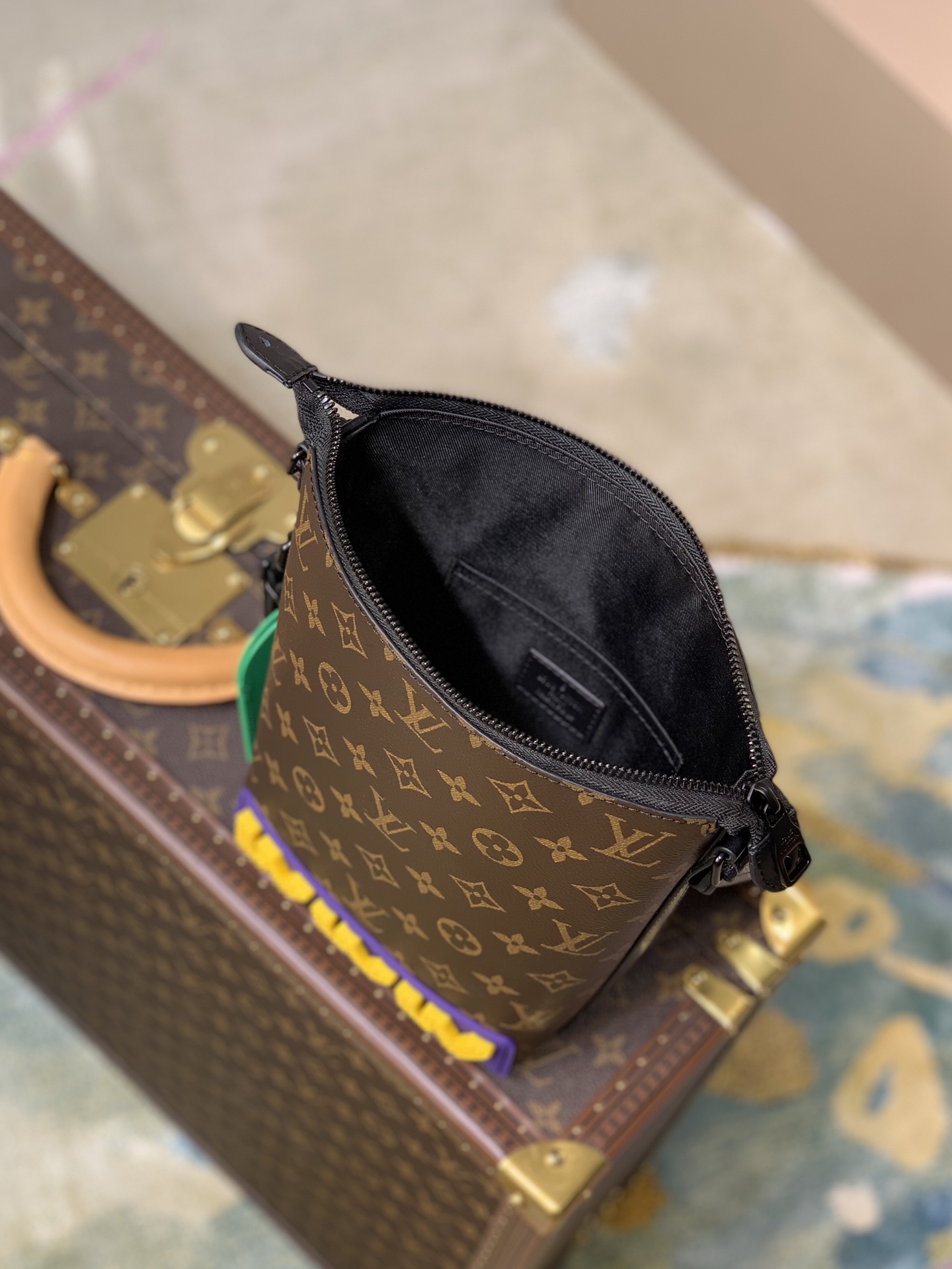 l0*is V*t0n cruiser handbags-25*22.5*13cm