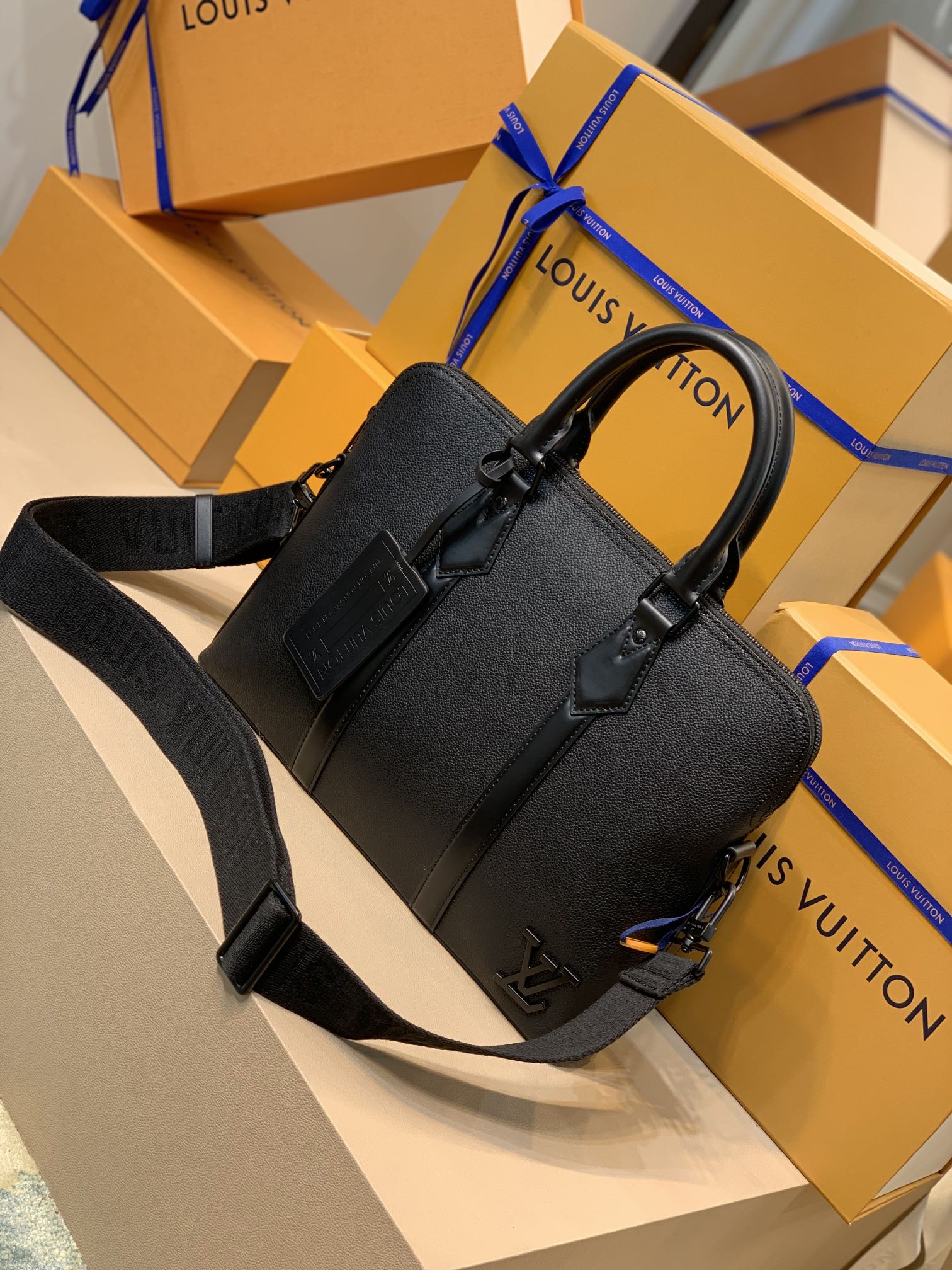 l0*is V*t0n armand bag-38*37*7cm