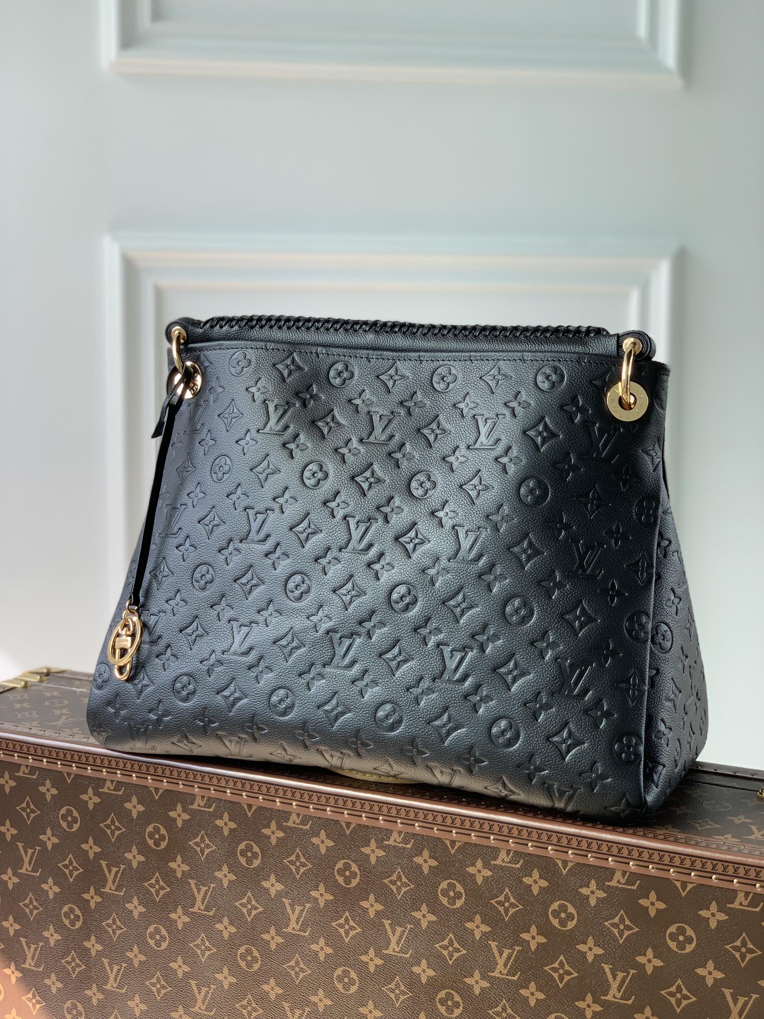 l0*is V*t0n artsy handbag-black-47*32*22cm