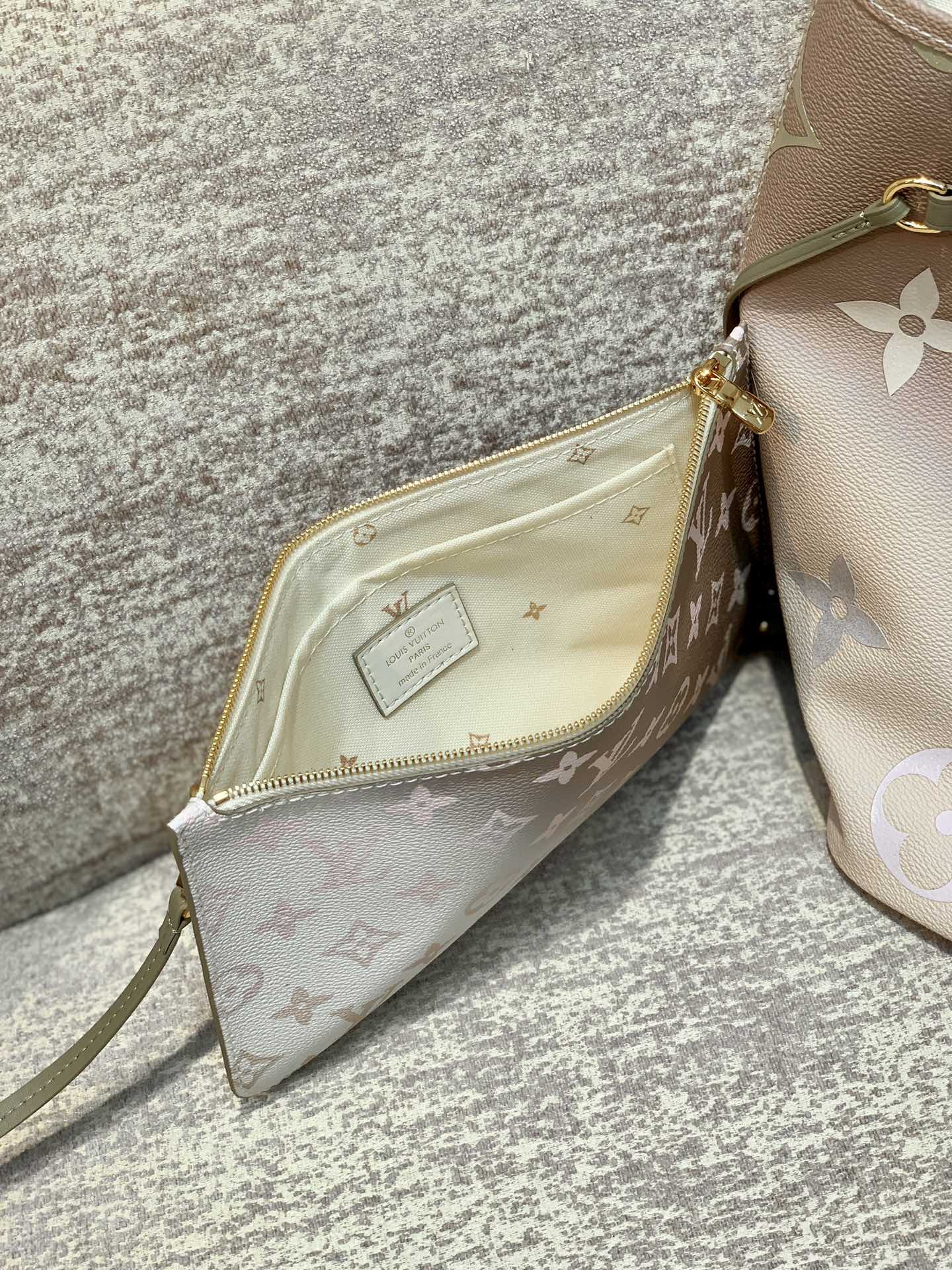 l0*is V*t0n neverfull m46102-32*29*17cm