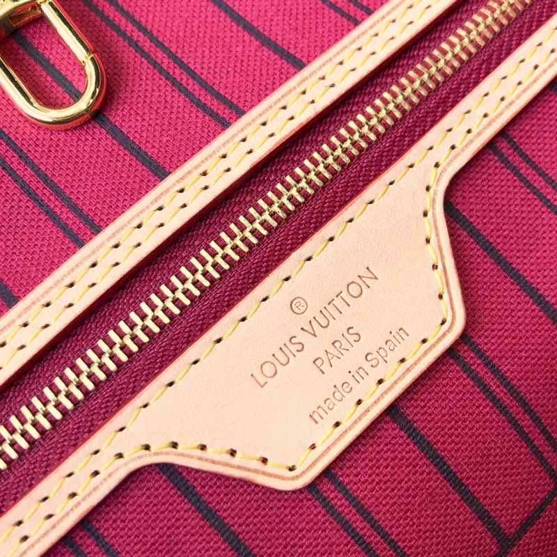 l0*is V*t0n neverfull mm (rose red inside) -32*29*17cm
