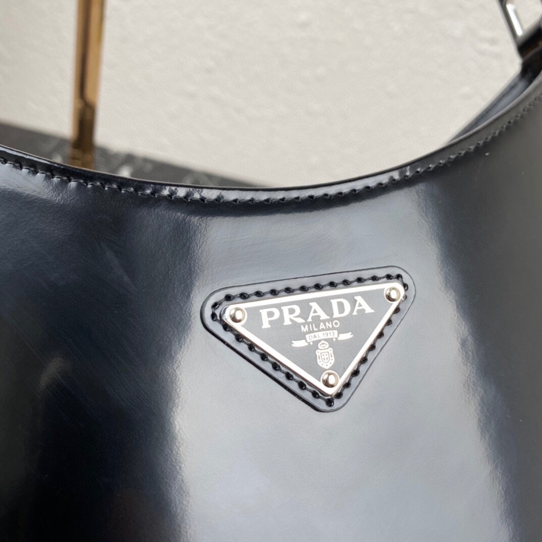 Pra*a cleo handbags-patent leather30x18.5x4cm