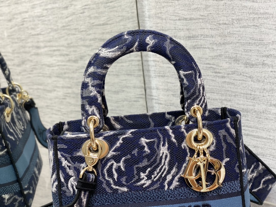 lady D*or handle bag-24cm