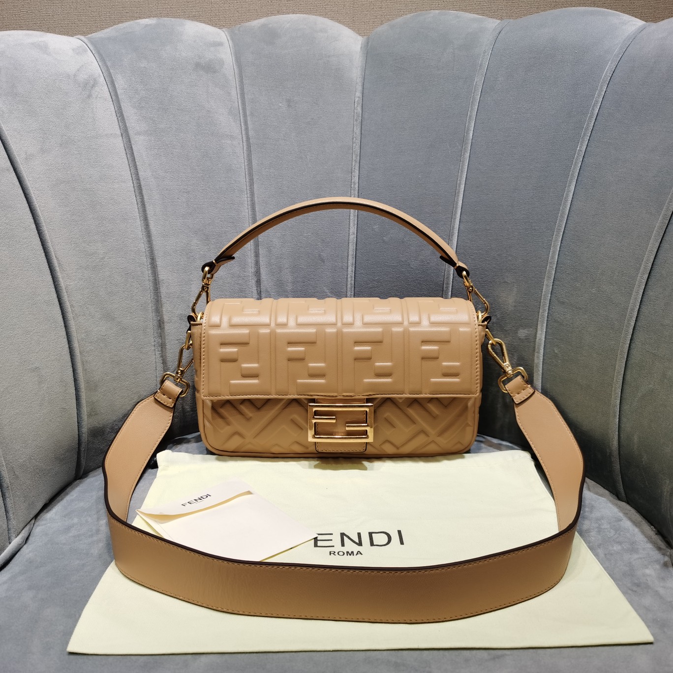 F**di medium baguette bag-26x15x4cm