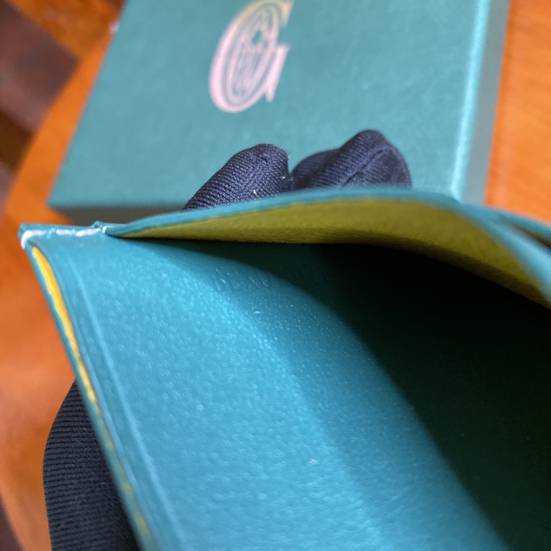 Go*ard card holder