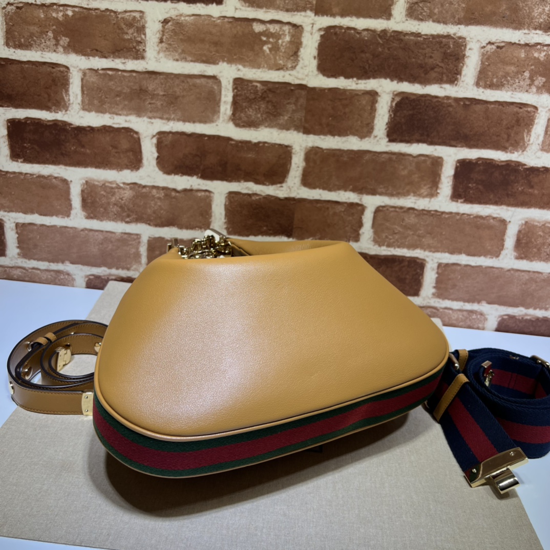 G*u*i attache large shoulder bag-35*32*6cm