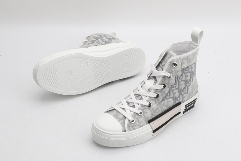 D*or high-top sneakers
