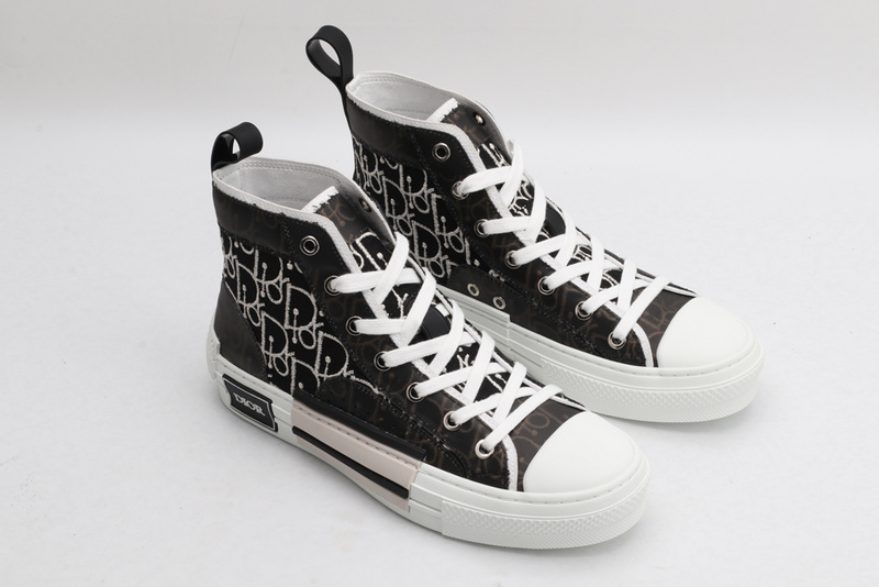 D*or high-top sneakers