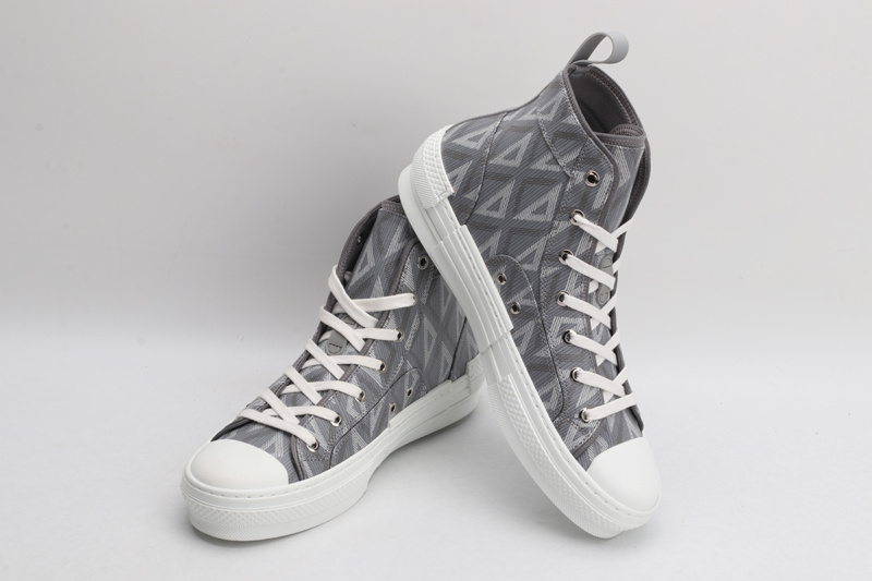 D*or high-top sneakers