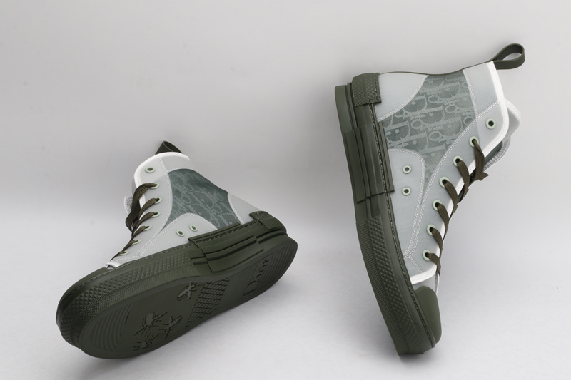 D*or high-top sneakers