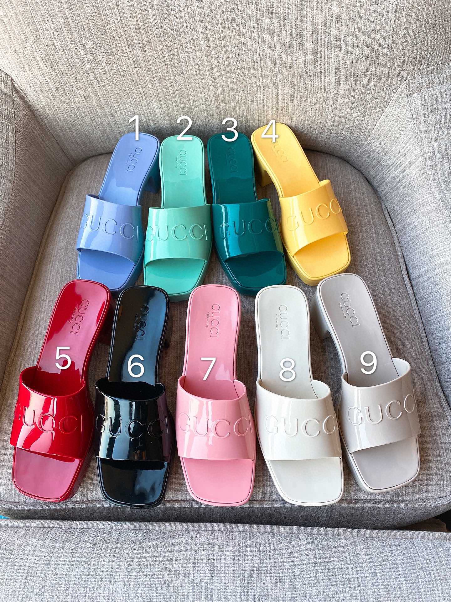 G*u*i sandals