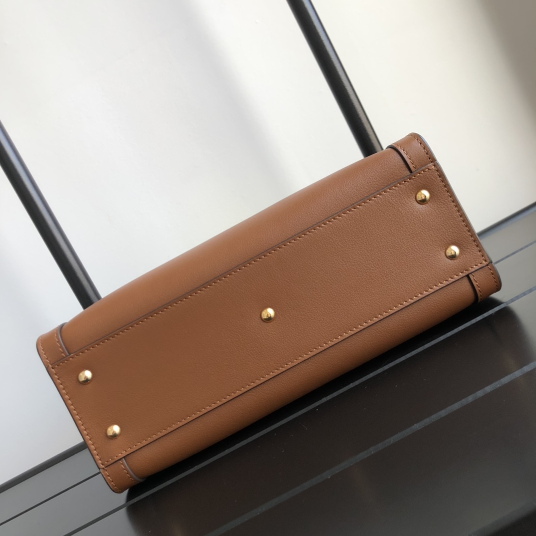 G*u*i diana top handbags