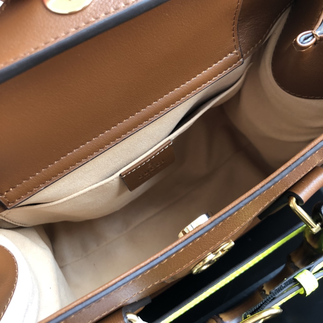 G*u*i diana top handbags