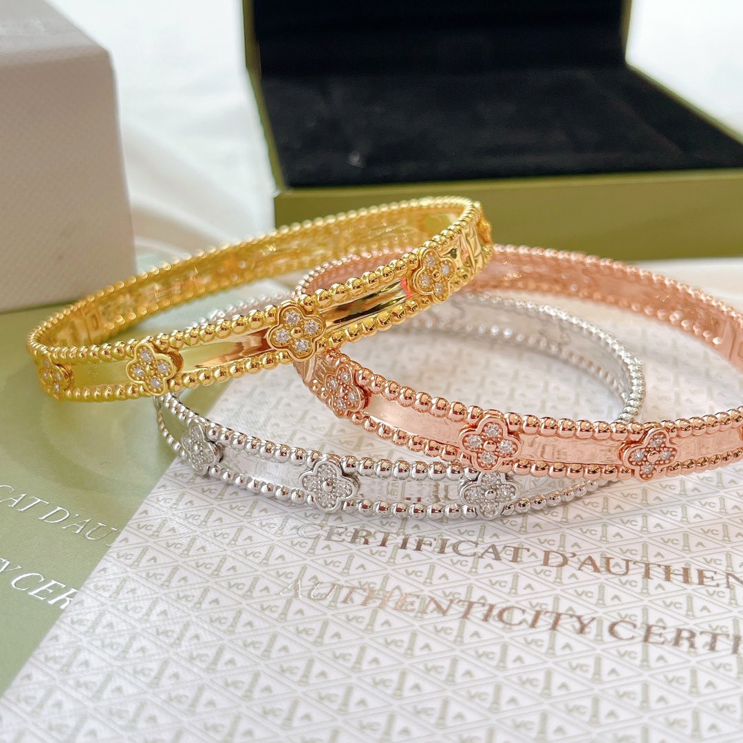 VCA Bracelet