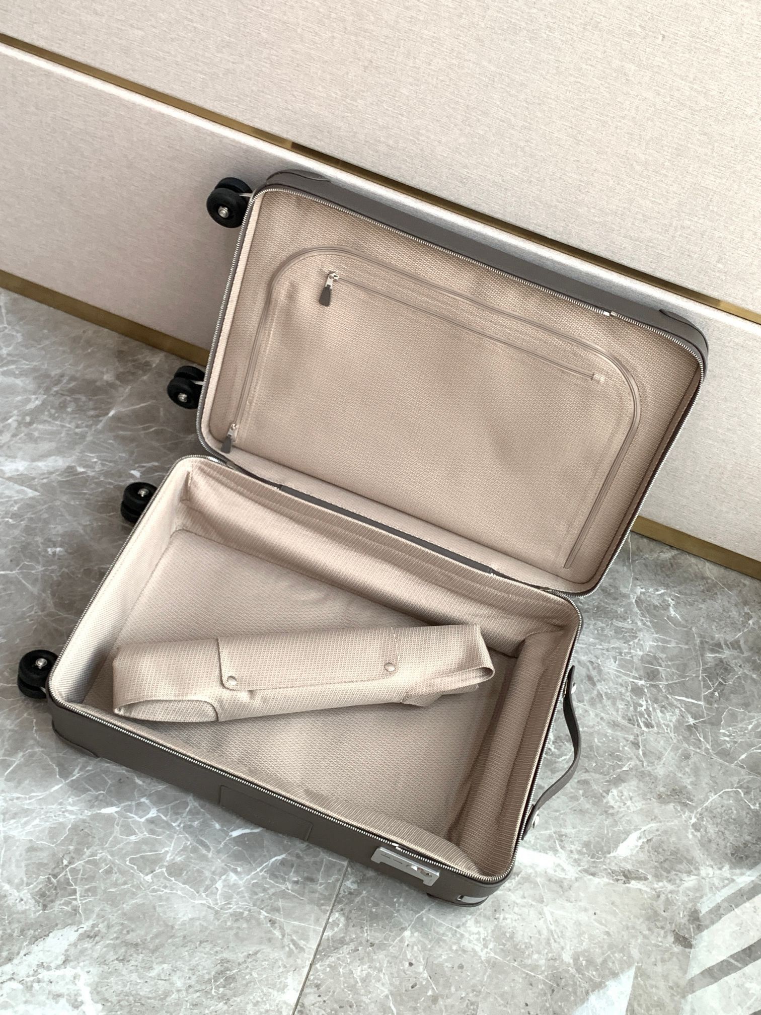 Herm*ès Valise R.M.S Cabine Cargo Toile Noir Suitcase-33x55x20CM
