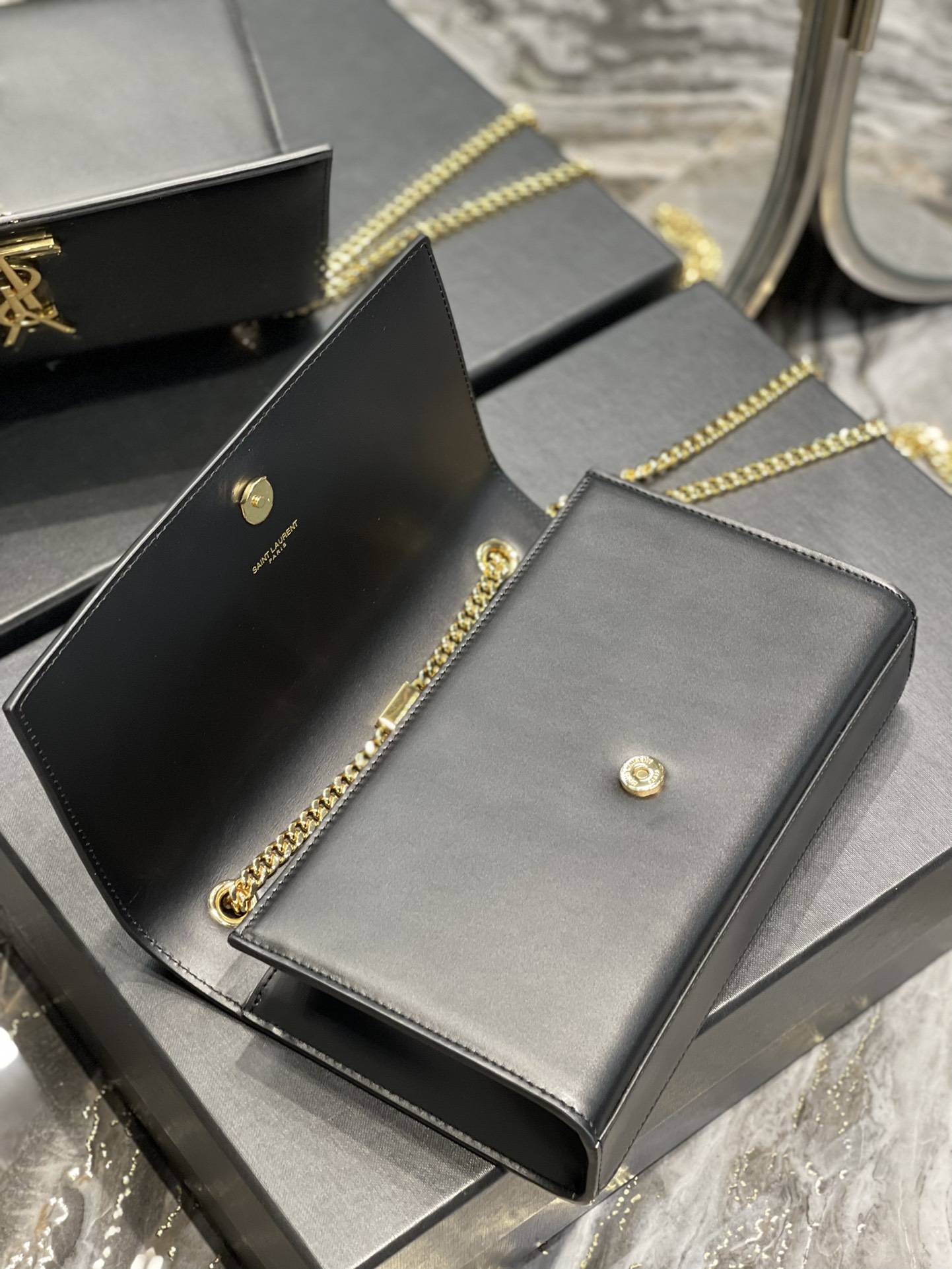 Y*L kate medium in smooth leather-24*14.5*5.5cm