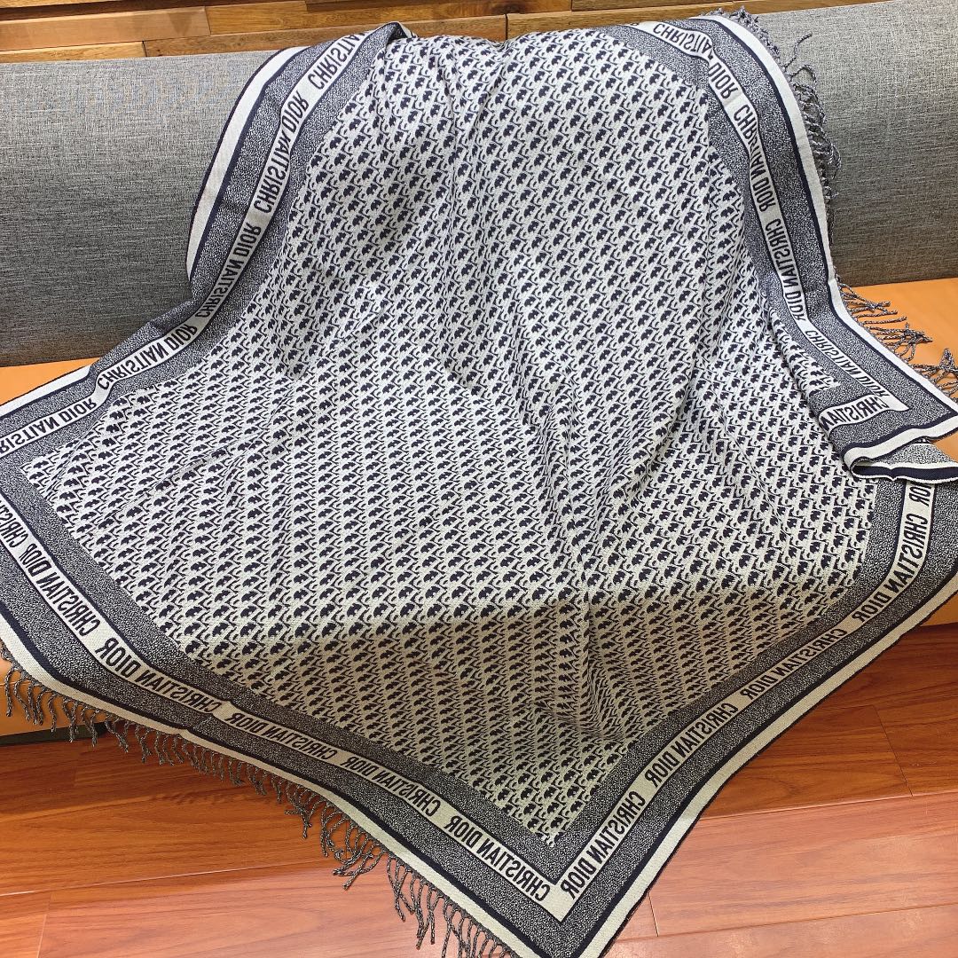 D*or printed shawl-140 x 140cm