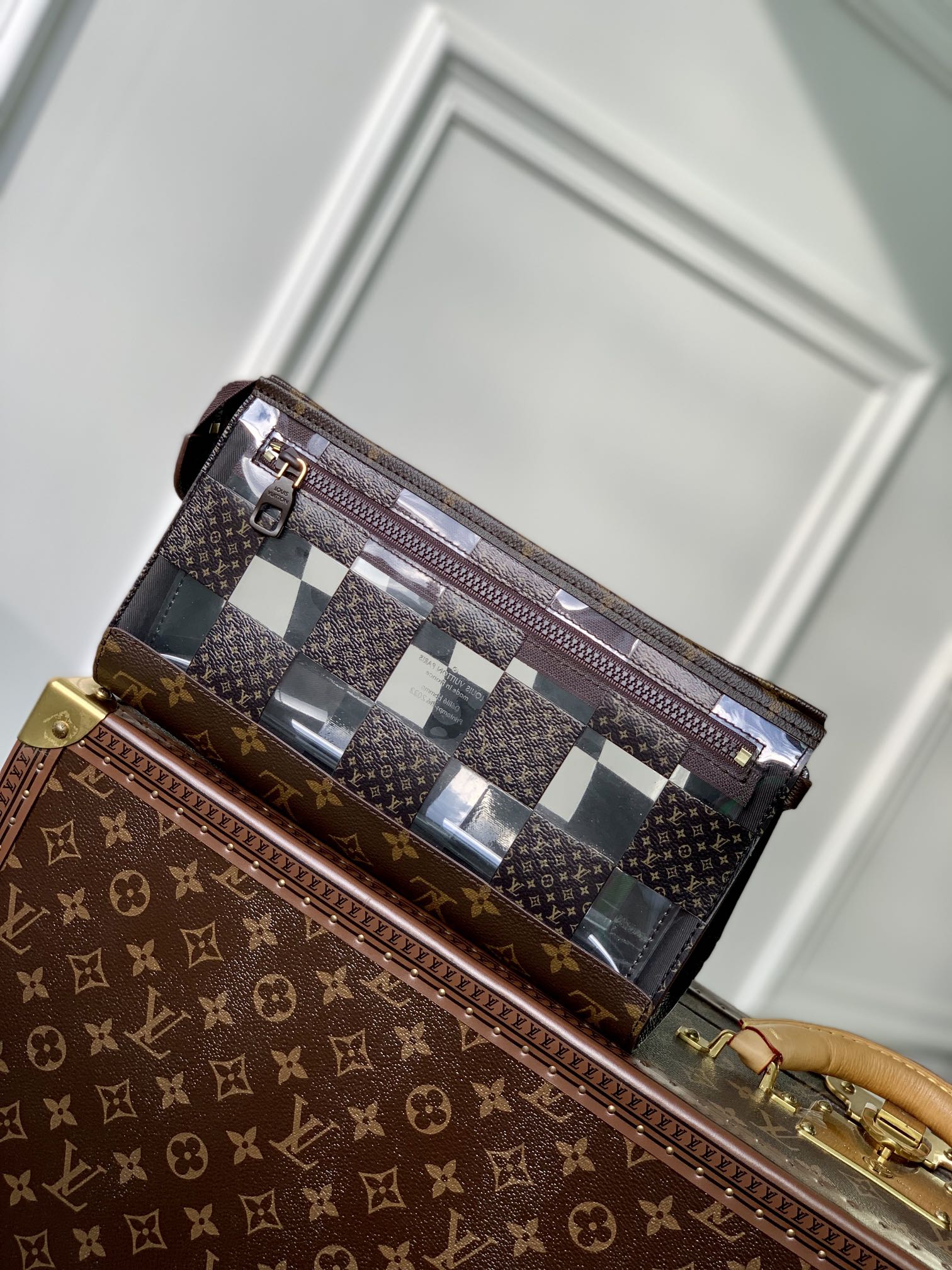 l0*is V*t0n standing pouch-25*15*9cm