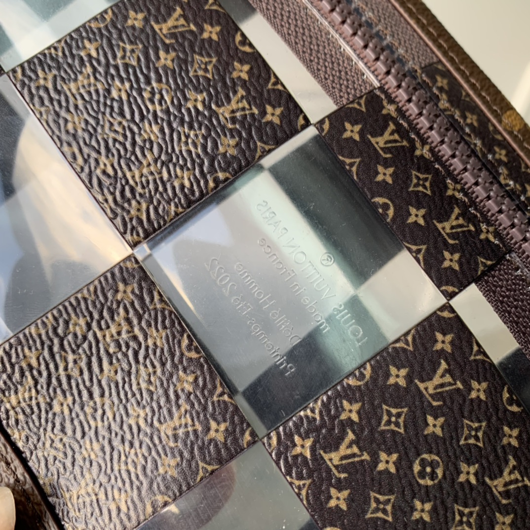 l0*is V*t0n standing pouch-25*15*9cm