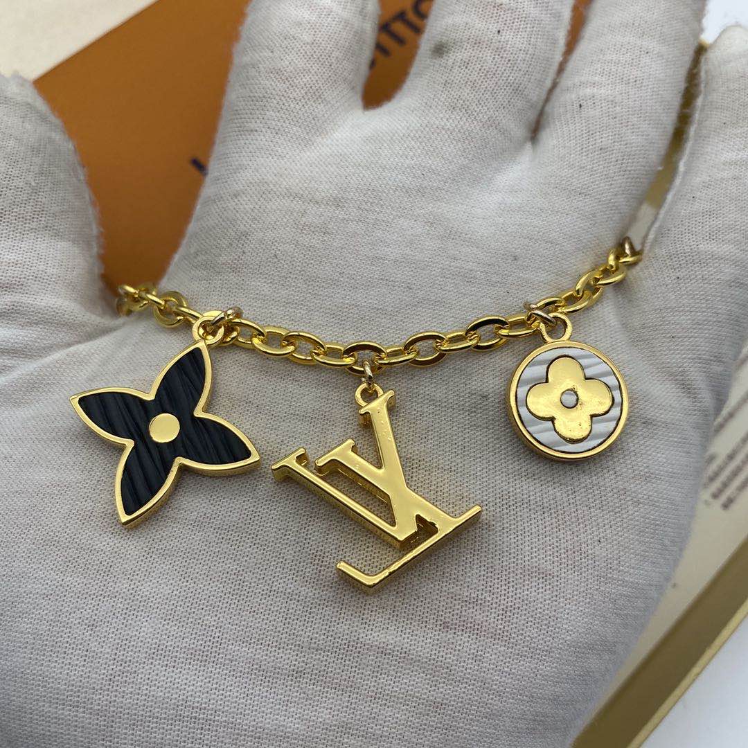 l0*is V*t0n key holders