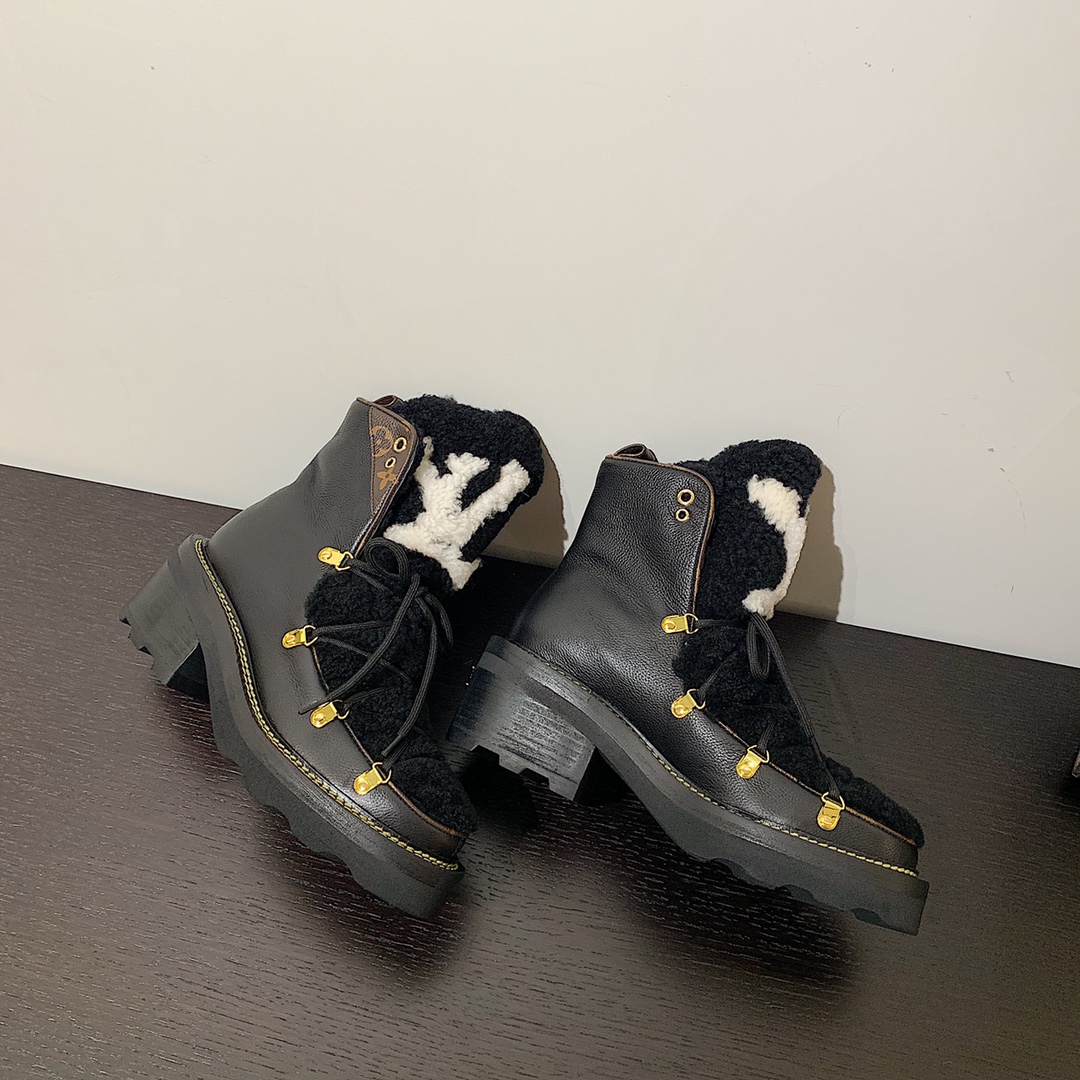 l0*is V*t0n boots