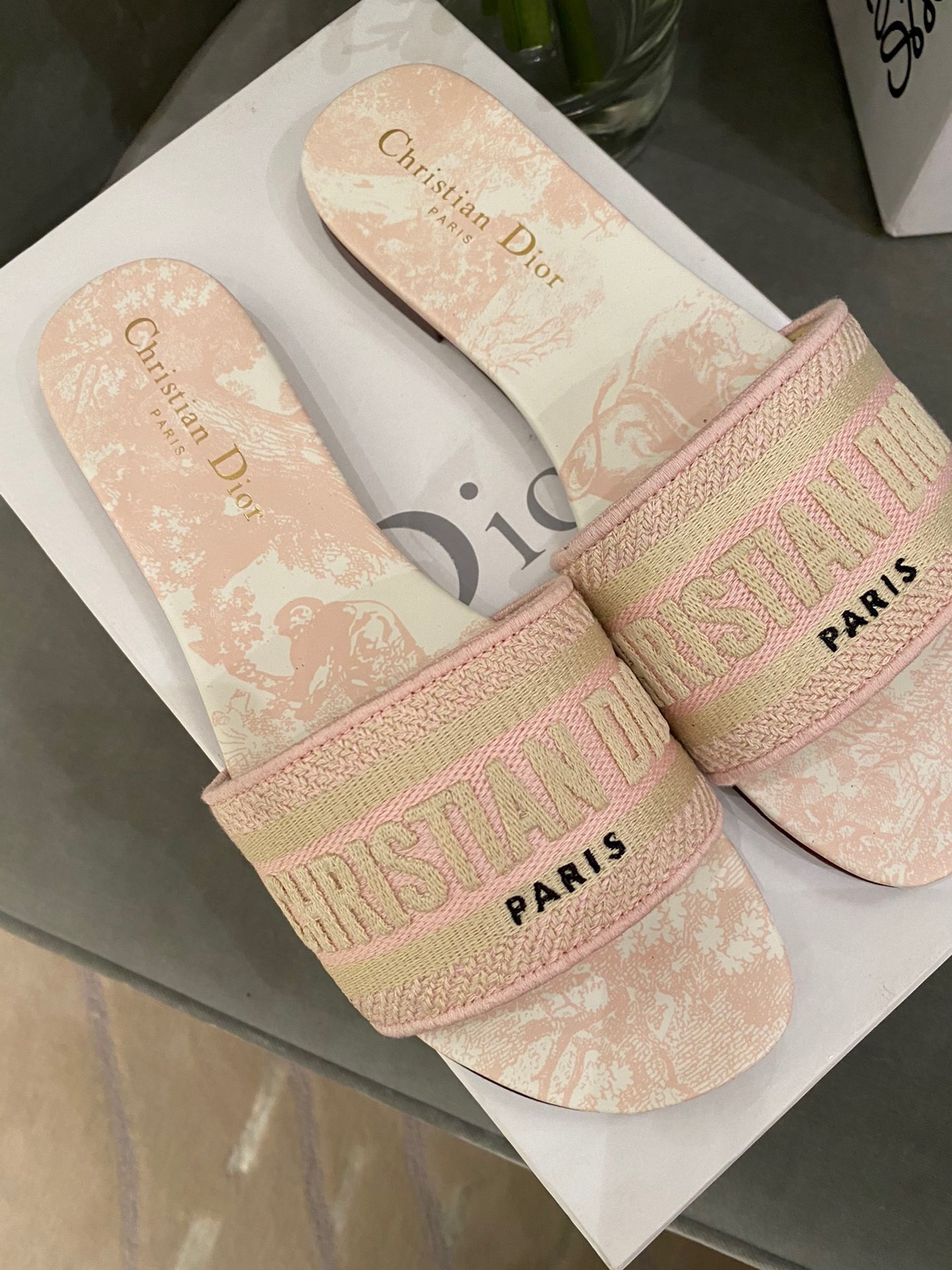 D*or slippers