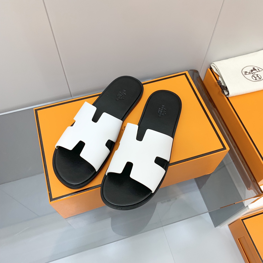 H**mes sandals