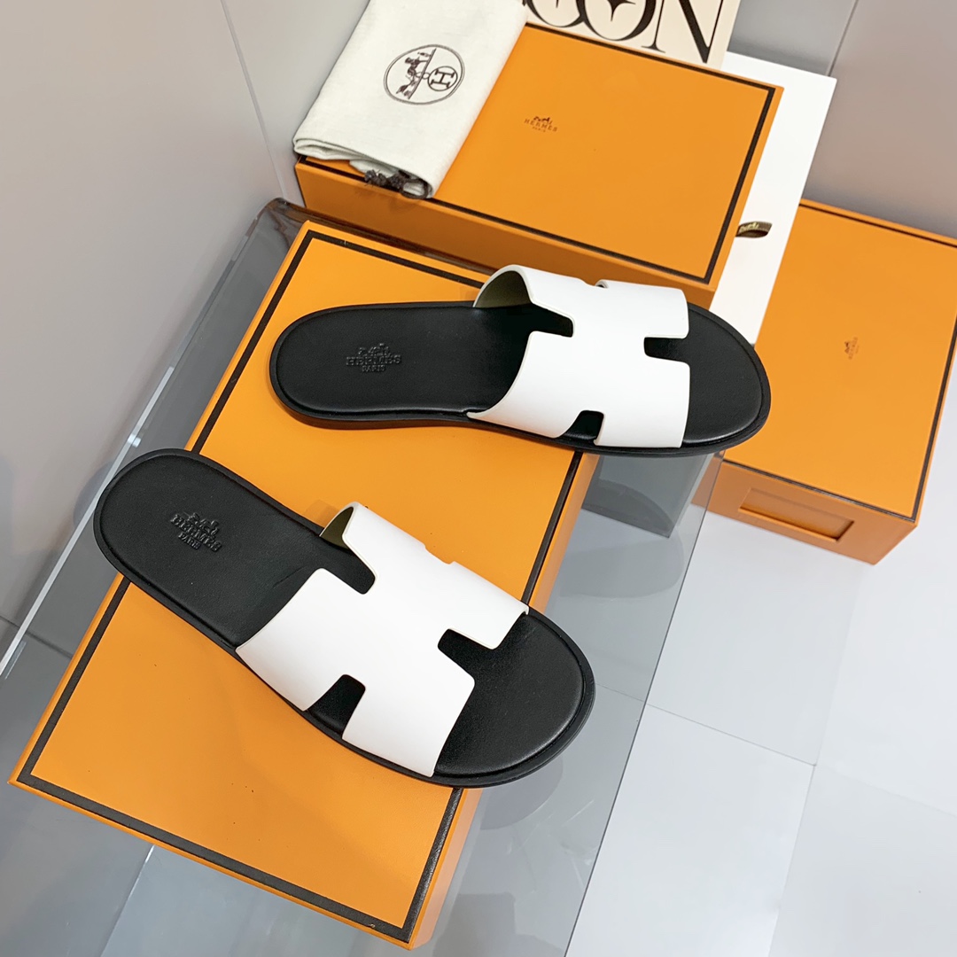 H**mes sandals