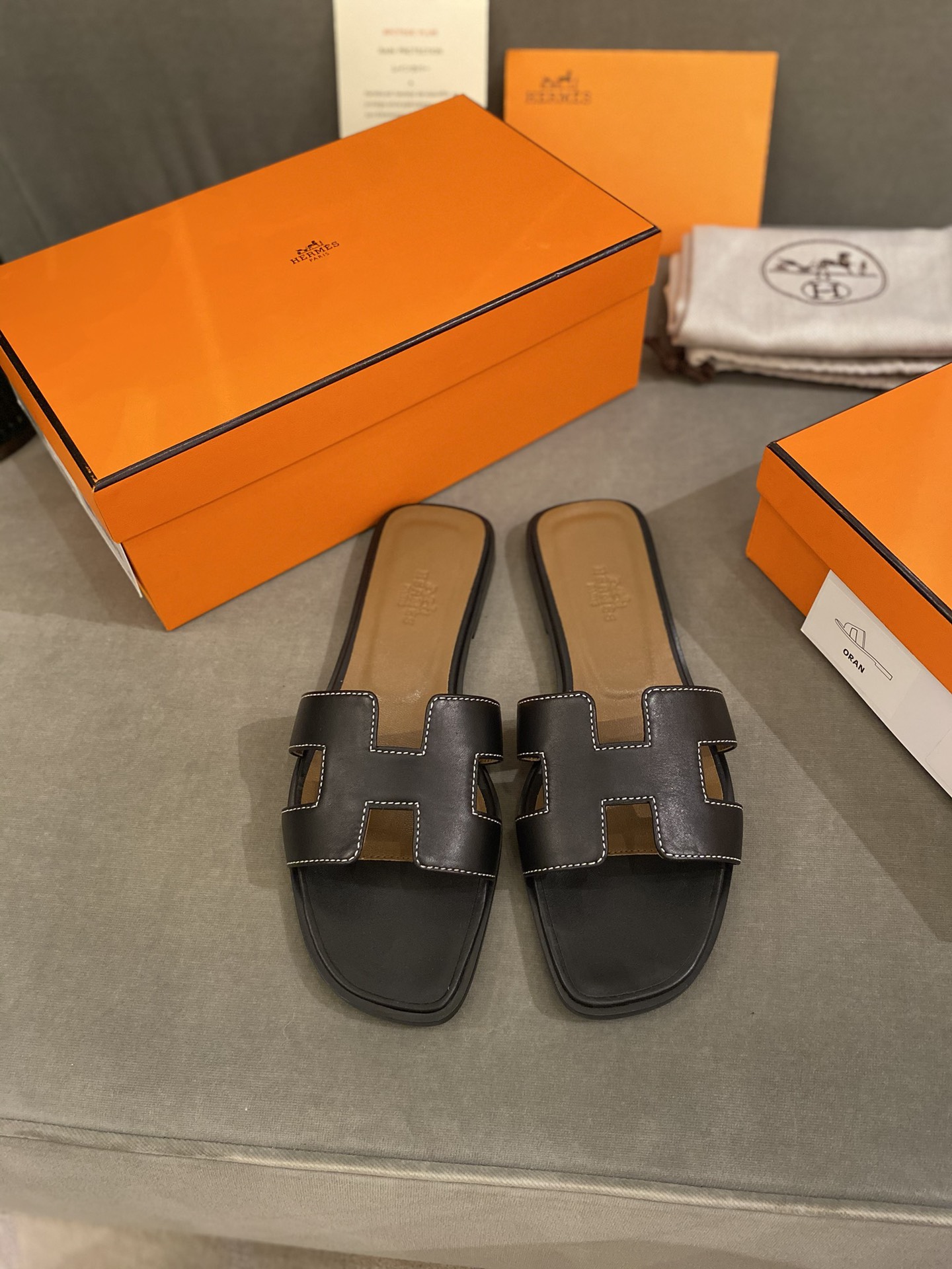 H**mes slippers in smooth leather